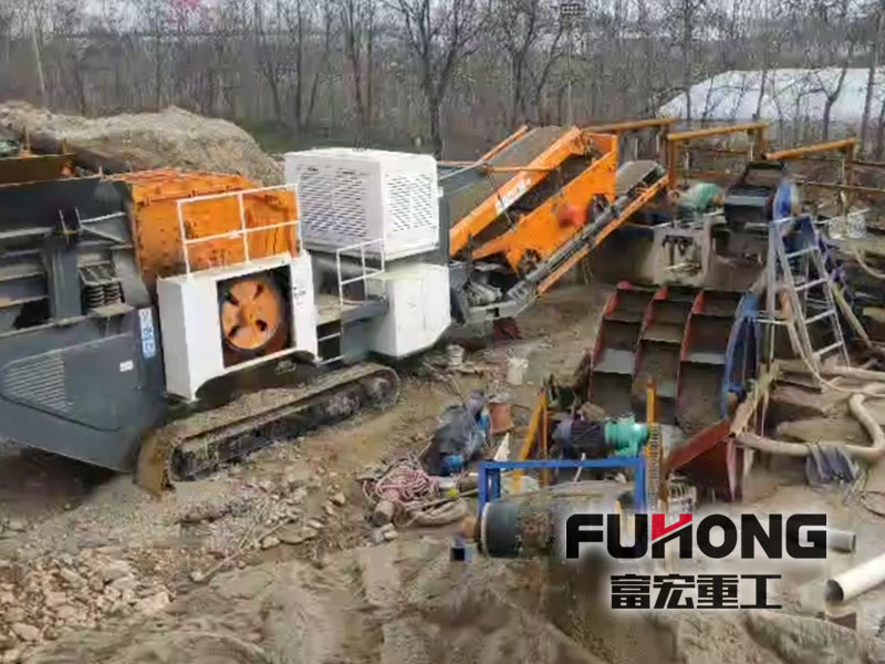 移動(dòng)破碎站廠家案例現(xiàn)場(chǎng)